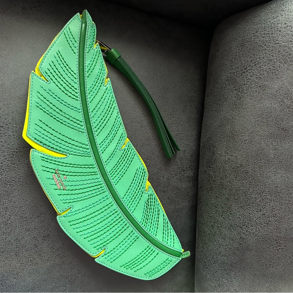 Kate spade banana leaf clutch - Picture 2 of 16